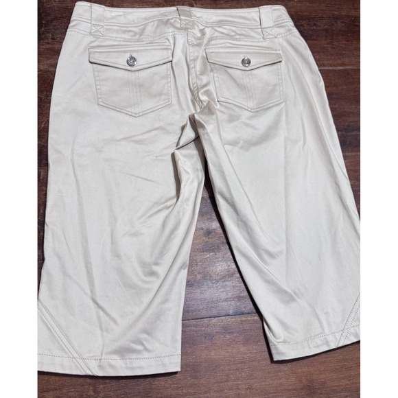 White House Black Market Women's Cream Slim Pedal Pusher Size 10 - Picture 16 of 16